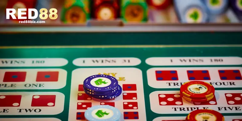Sic bo RED88 - Kinh nghiệm cá cược Sic bo hiệu quả 2 Các bước chơi Sic bo tại cổng game RED88 dành cho Newbie